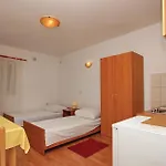 Prigradica V Appartement *