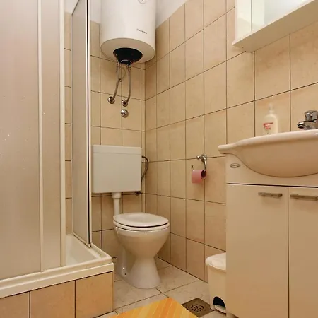 Apartment Nice Apartment In Blato With House Sea View Prigradica